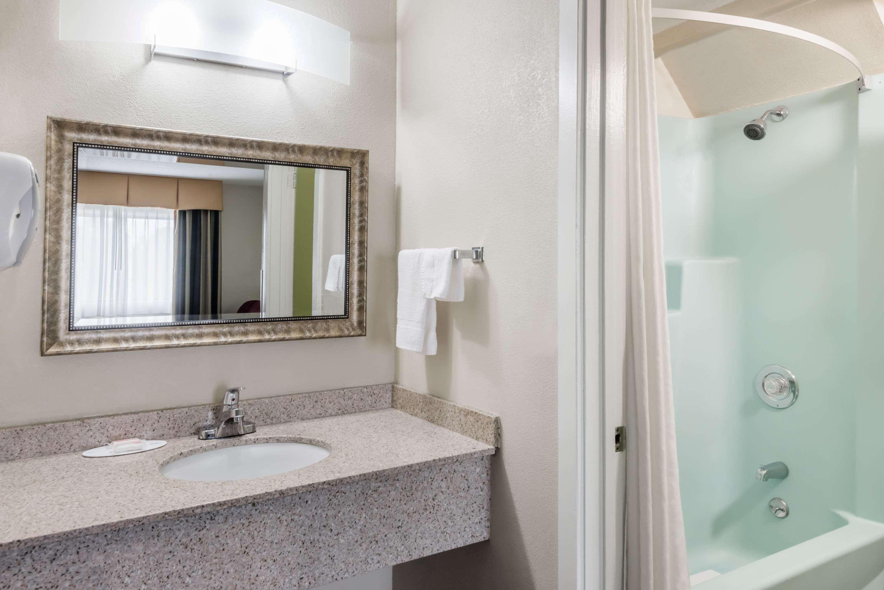Super 8 By Wyndham Bangor Hotel Ngoại thất bức ảnh