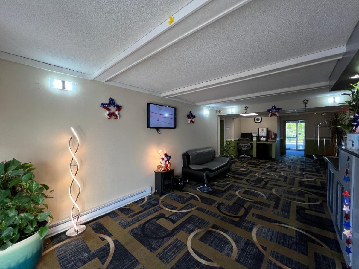 Super 8 By Wyndham Bangor Hotel Ngoại thất bức ảnh