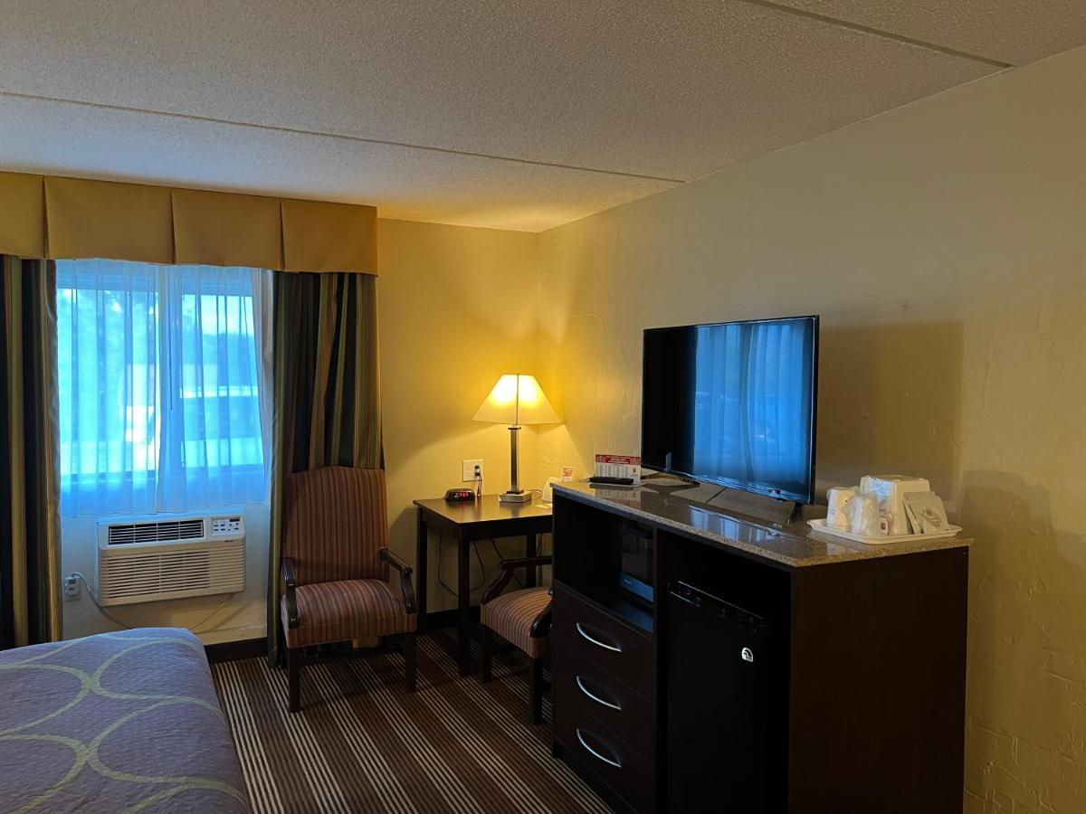 Super 8 By Wyndham Bangor Hotel Ngoại thất bức ảnh