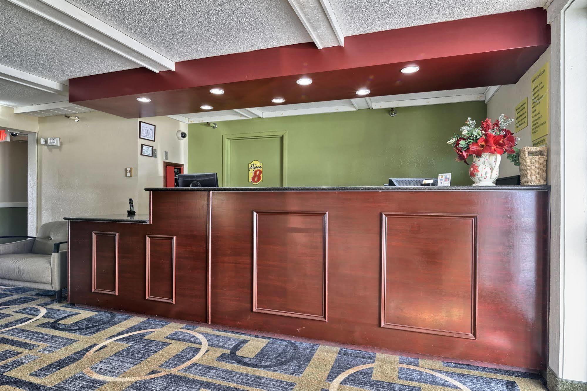 Super 8 By Wyndham Bangor Hotel Ngoại thất bức ảnh